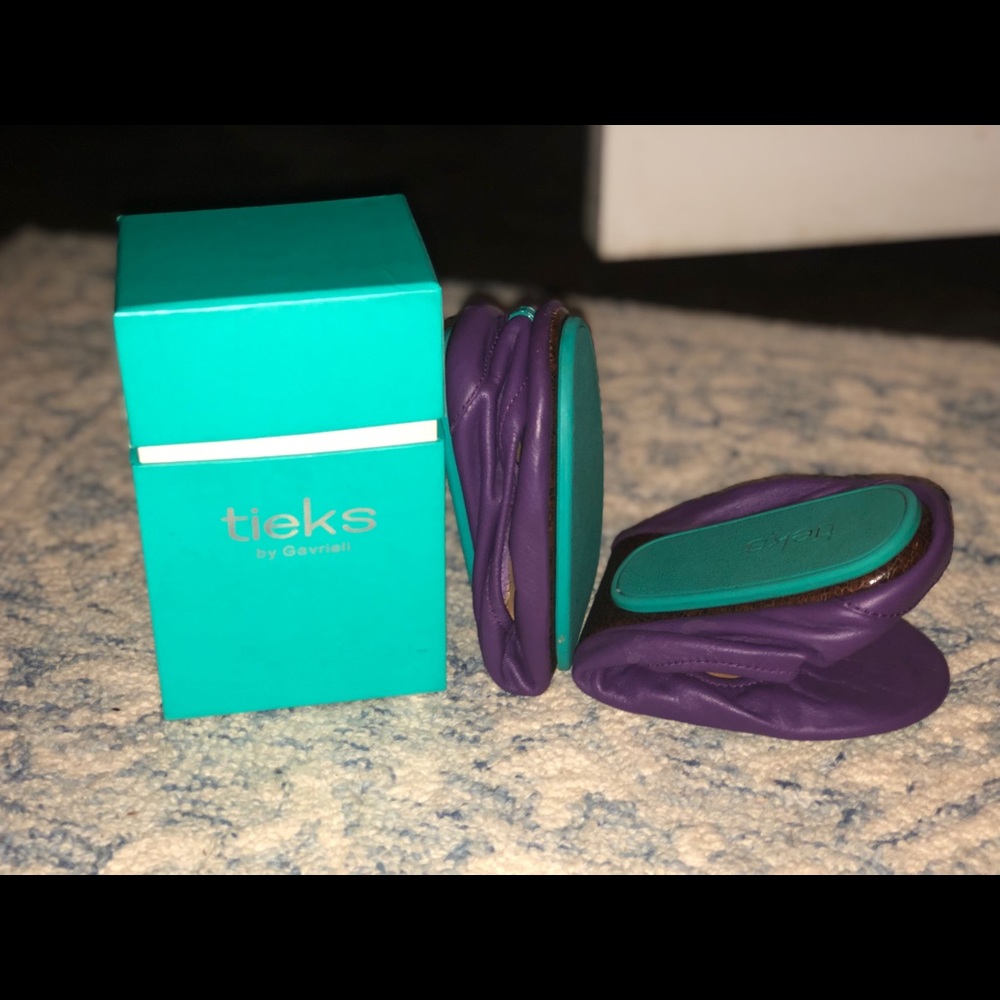 Lilac Tiek Flats